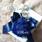 Classy Lady Ribbon ふわふわファーとブルーリボンのバッグチャーム