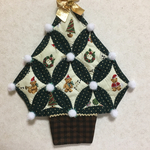 スカラップキルトのクリスマスタペストリー