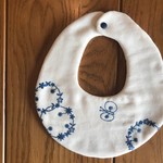 蝶々さんと花冠の刺繍*ﾟダブルガーゼスタイ