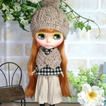 No.1081   モノチェックのトップスとサンドベージュのリネンパンツ