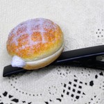 小さなエンゼルクリームのヘアクリップ