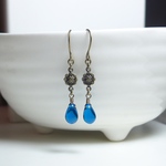 Luna.チェコトロップとお花のピアスAGダーク・アクア