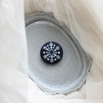 雪の結晶 刺繍ヘアゴムorブローチ Navy
