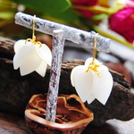 ✿ 可憐な白い花びらピアス ✿ 