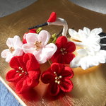 つまみ細工　鶴と紅梅