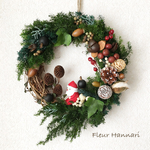 森のサンタのクリスマスリース〜読書中.10