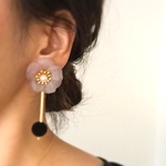 大ぶりフラワーピアス