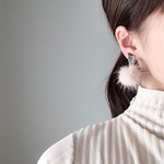 べっ甲とファーのイヤリング