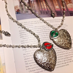 特大ハートとメダイのペンダント