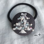 white tree  刺繍ヘアゴム  ブローチへ変更可能