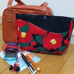 椿柄がお洒落な手縫いのバッグインバッグ