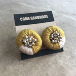 コロンと軽い ビーズ刺繍ピアス