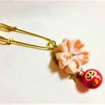 病気除け・お守り🌸桜咲くだるま星に願いを~揺れるチャームピン～　受験生応援、合格祈願、中学高校大学入試にお守り 和雑貨 和風小物、縁起物