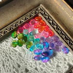 【6色36個】ぷっくりツヤツヤ小さなしずくのアクリルビーズ   (横穴貫通)   アソート
