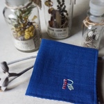 手刺繍入り4重ガーゼハンカチ「イニシャルR」[受注制作]