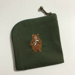 食いしん坊クマの刺繍コインケース