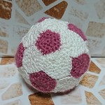 毛糸のサッカーボール【ホワイト×ピンク】