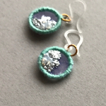 花のパールつきピアス(青磁色)