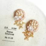 【冬期限定】winter flower no.1  ビーズ 刺繍 ピアス / イヤリング