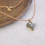 大切な思い出を胸に♡ロケットペンダント