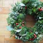 赤い実のクラシッククリスマスリース  25センチ 　