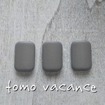 マットグレーの長方形アクリルビーズ　18×13㎜