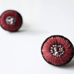 ＜Stella～遊び好きの星～＞刺繍ピアス◎ワインカラー◎エンジ◎2way★ロングポスト/アレルギー対応変更可能