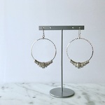 メタリックシルバービッグフープピアス（イヤリング）
