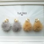 ふわふわファー×パールとビジューのピアス