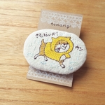旅するワンコと文鳥さん🐶🐦刺繍ブローチ【雨の日】