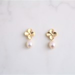 フラワー×淡水パールピアス