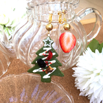 クリスマスツリークッキーと半身いちごのイヤリング★フェイクスイーツ