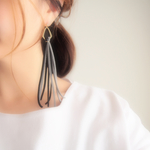 fringe ピアス/イヤリング(monotone)