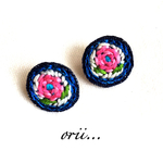  キラキラ花柄刺繍《ピアス》