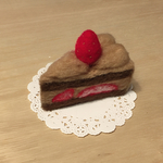チョコレートケーキのピンクッション