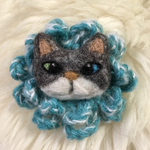 のんびりキジトラ猫のぷく のコサージュブローチ