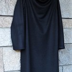 圧縮ウールニットネイビー　変形ネックワンピース