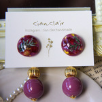 パープルピンクのボタニカル・ピアス