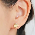 パールとリーフのピアス （イヤリング）