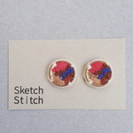 scarlet×brown刺繍ピアス