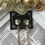 スワロフスキーとドライフラワーチャーム♡揺れピアス イヤリング