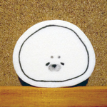 もちのようなアザラシの赤ちゃんフェルトブローチ