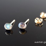 14kgf*ロイヤルブルー ムーンストーン(5×4mm) 天然石ピアス