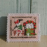 切手のような刺繍ブローチ