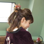 カフェ～彩る咲き編みシュシュ