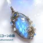 ラブラドライト・ファセットカットペンダント（ワイヤーアートジュエリー☆ワイヤーアクセサリー☆ワイヤーラッピング天然石ネックレス）