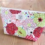 yhsm様オーダー品//ポーチ＊花とシロクマさん /レッド