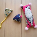   猫おもちゃ　ミニミニクッション＆まきびし　インコさんといっしょセット