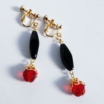 【値下げ¥500→¥300】black&redなイヤリング/ピアス