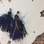 遊び糸タッセルピアス